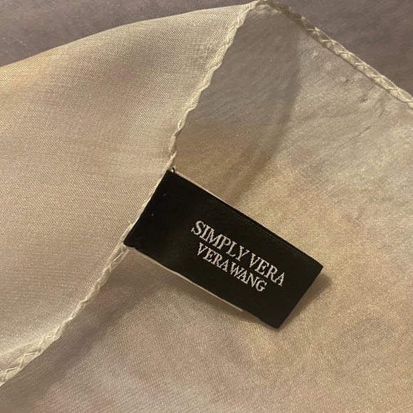 Vera Wang ‘Simply Vera’ Shoulder Scarf Elegant Chic Multicolor Pastel W 48"x54” - Picture 3 of 11